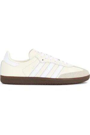 adidas Samba OG Sneaker in White & Wonder Alumina in Off White Footwear White & Wonder Alumina - Cream. Size 5.5 (also in 6, 8.5).