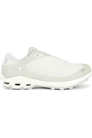 On Running X PAF Cloudventure Peak Sneaker in Ice & Mo - Grey. Size 10 (also in 5, 5.5, 6, 6.5, 7, 7.5, 8, 8.5, 9, 9.5).