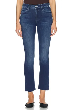 Mother The Mid Rise Dazzler Ankle Fray in - Denim-Medium. Size 24 (also in ).