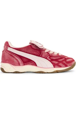 PUMA King Indoor The Neverworn V Sneaker in - Red. Size 10 (also in 12, 13, 8.5, 9, 9.5).
