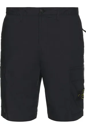 Stone Island Bermuda Cargo Shorts in - Navy. Size 30 (also in 32, 33, 34, 36).