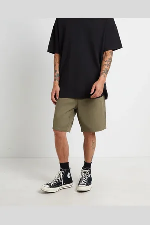FORMER Distent Walkshorts in Cadet
