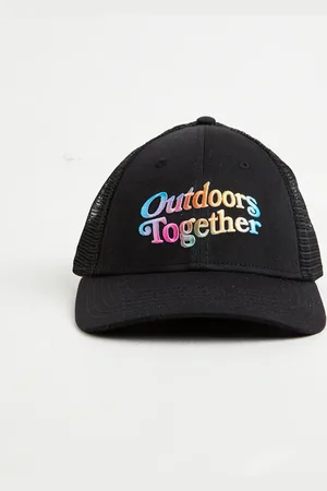 The North Face Mudder Trucker /Pride Graphic
