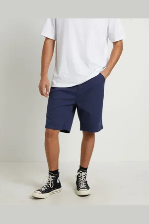 FORMER Distend Walkshorts in Cadet Navy