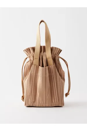 LEAF PLEATS TOTE BAG  The official ISSEY MIYAKE ONLINE STORE