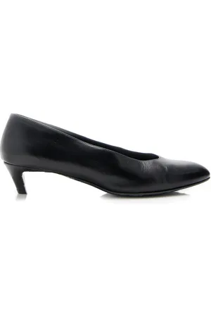The Row New Almond Leather Pumps - - IT 36 - Moda Operandi