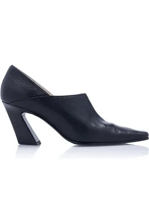 Bottega Veneta Lewis Banzai Leather Loafer Pumps - - IT 37 - Moda Operandi
