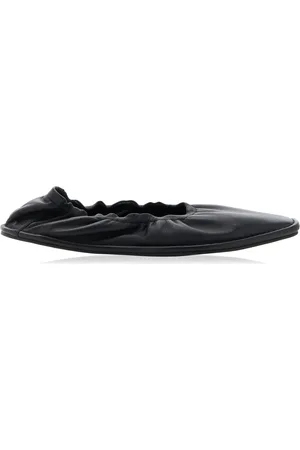 St Agni Gathered Leather Ballet Flats - - IT 37 - Moda Operandi
