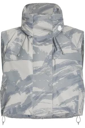 Moncler 4 Moncler Hyke Vanilis Cropped Camouflage Gore-Tex Vest - - 0 - Moda Operandi