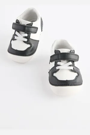 Next Boys /White Wide Fit (G) Crawler Shoes