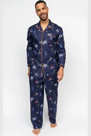 Cyberjammies Mens Man Alpes Ski Print Pyjama Set