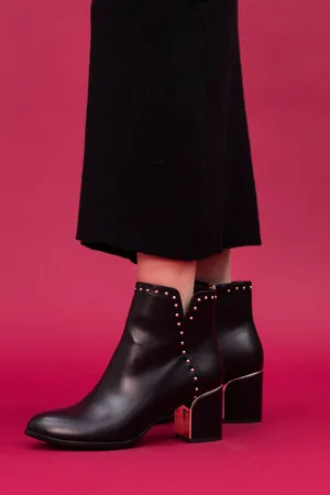 Lunar Tatum Black Ankle Boots AU 8 (EU 39)