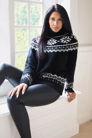 The Little Tailor Womens Snowflake Funnel Neck Chunky Christmas Jumper