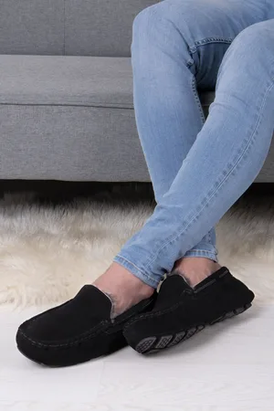 Totes Mens Mens Isotoner Real Suede With Closed Stitch Moccasin Slippers