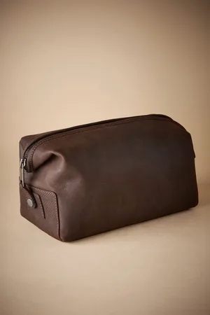 Next Brown Textured Oily Leather Washbag onesize