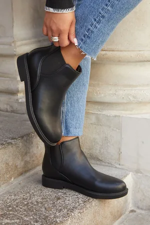 Linzi Black Fauna Wide Fit Chelsea Boots With Stretch Side Panel AU 9 (EU 40)