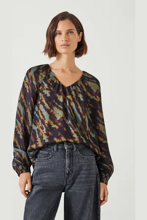 Hush Puppies Womens Elise Printed V-Neck Blouse