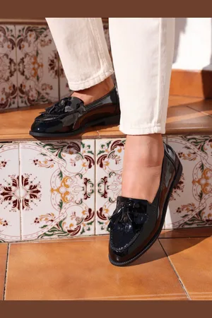 Linzi Rosemary Patent Classic Slip-On Loafers AU 10 (EU 41)