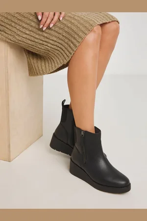 Simply Be Black Zip Detail Wedge Ankle Boots In Wide Fit AU 9 (EU 41)