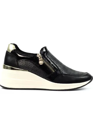 Lunar Barcelona Black Trainers AU 9 (EU 40)