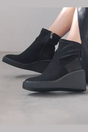 Moda In Pelle Kallie Platform Wedge Ankle Boots With Chain Detail AU 10 (EU 41)