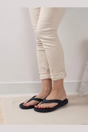 Totes Black Ladies Solbounce Toe Post Flip Flops Sandals AU 8 (EU 39)