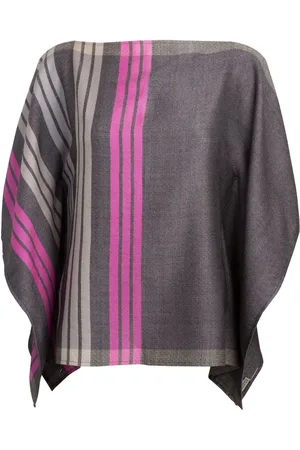 PURE LUXURIES LONDON Grey Zodiac 100% Merino Wool Poncho One