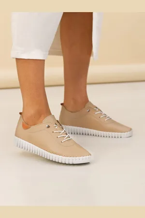 Lunar Flamborough Shoes AU 8 (EU 39)