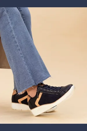 Lunar Tillie Trainers AU 10 (EU 41)