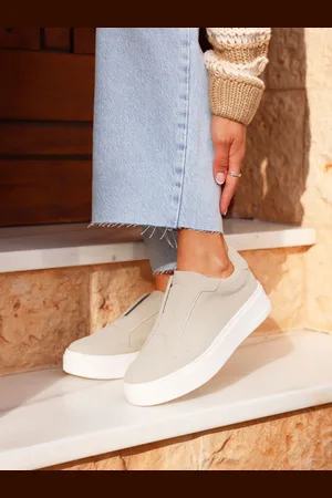 Linzi Natural Henley Flatform Slip-On Trainers AU 6 (EU 37)