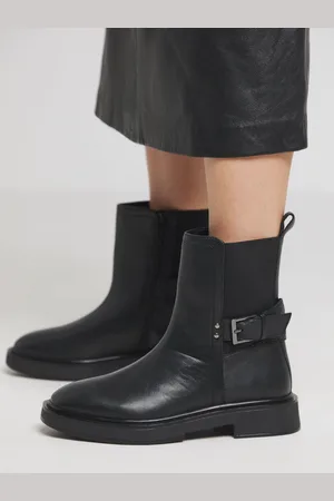 Simply Be Black Extra Wide Fit Chelsea Leather Ankle Boots In Wide Fit AU 8 (EU 39.5)