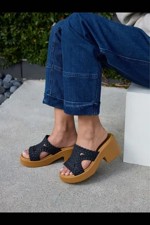 Crocs Black/Tan Brooklyn Woven Sepia Wedge Sandals AU 9 (EU 39.5)