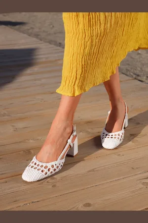 Linzi Sandria Handwoven Slingback Court Sandals AU 8 (EU 39)