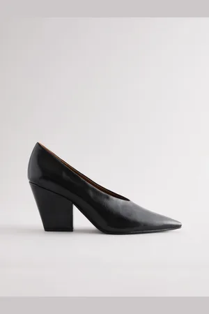 Next Standard Fit Forever Comfort Point Toe Block Courts AU 6 (EU 37)