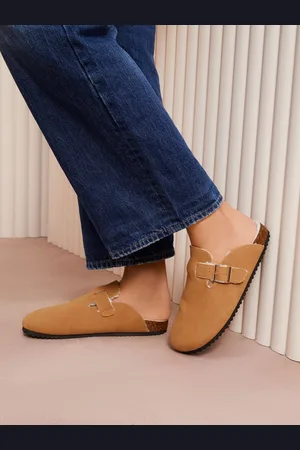 Friends Like These Standard Fit Buckle Faux Suede Comfort Footbed Clogs AU 11 (EU 42)