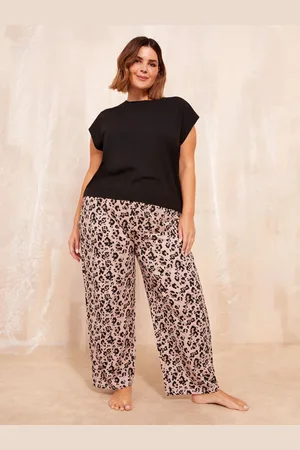 Friends Like These Black Printed Shorts Sleeve Pyjamas AU 16