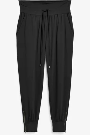 Hush Puppies Black Amie Joggers AU 18