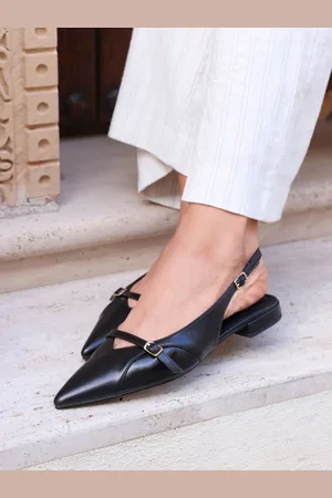 Linzi Prague Pointed Toe Ballet Flats With Buckle Detail AU 6 (EU 37)