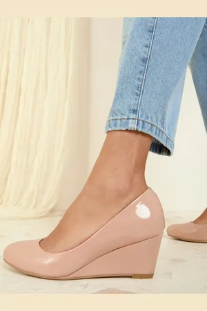 Friends Like These Standard Fit Mid Wedge Round Toe Court Shoes AU 6 (EU 37)