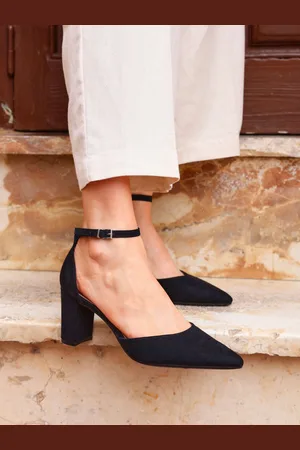Linzi Leona Closed Back Court Block Heels AU 9 (EU 40)