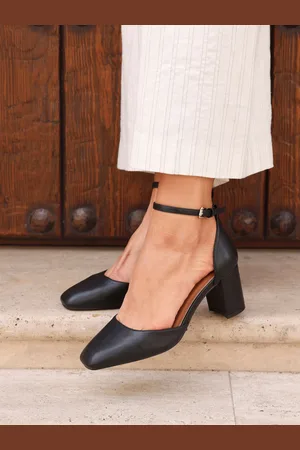 Linzi Sydney Square Toe Court Heels AU 8 (EU 39)