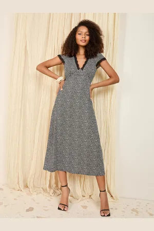 Friends Like These Textured V-Neck Lace Trim Midi Dress 16