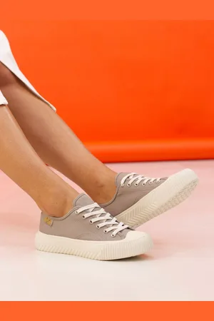 Lunar Natural Jayne II Trainers AU 7 (EU 38)