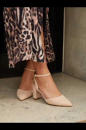 Linzi Wide Fit Lori Wide Fit Pointed Toe Court Shoes AU 7 (EU 38)