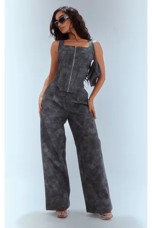 PRETTYLITTLETHING Petite Faux Leather Straight Leg Pants