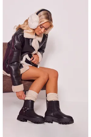 PRETTYLITTLETHING Wide Fit PU Buckle Detail Ankle Boots