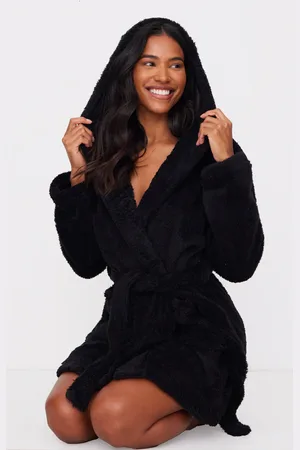 PRETTYLITTLETHING Fluffy Dressing Gown