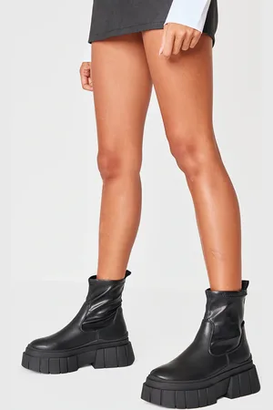 PRETTYLITTLETHING Matte Round Toe Chunky Sole Chelsea Boots
