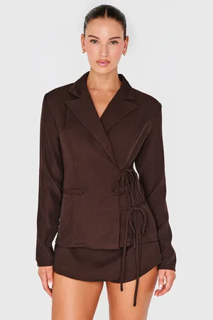 PRETTYLITTLETHING Premium Tailored Woven Wrap Front Playsuit