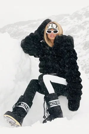 PRETTYLITTLETHING MOON BOOT Classic Icon